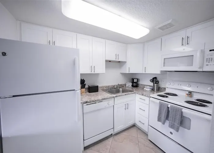 217 Fully Furnished 1br Suite-outdoor Pool Apartament